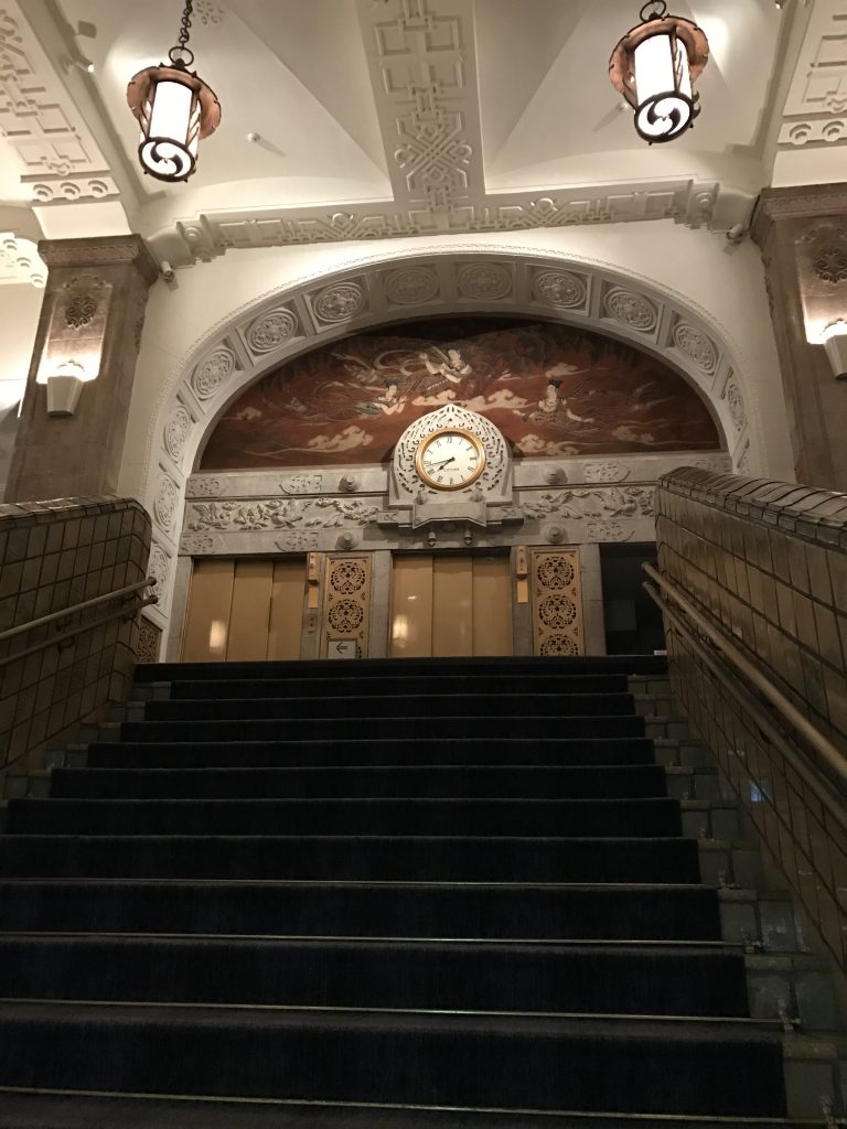 ホテルニューグランド本館大階段
