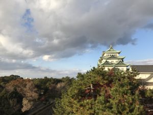 西南隅櫓から名古屋城天守閣を望む