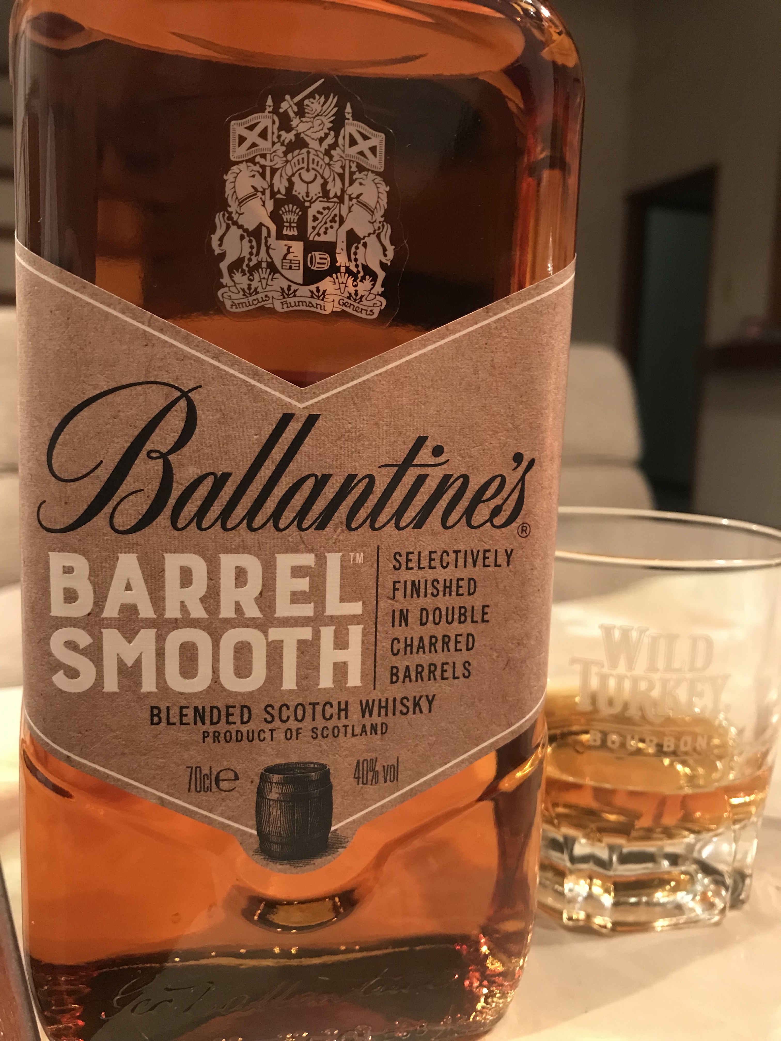 甘さの押し出しが強み、バランタイン バレルスムース。 - 酒と共感の日々