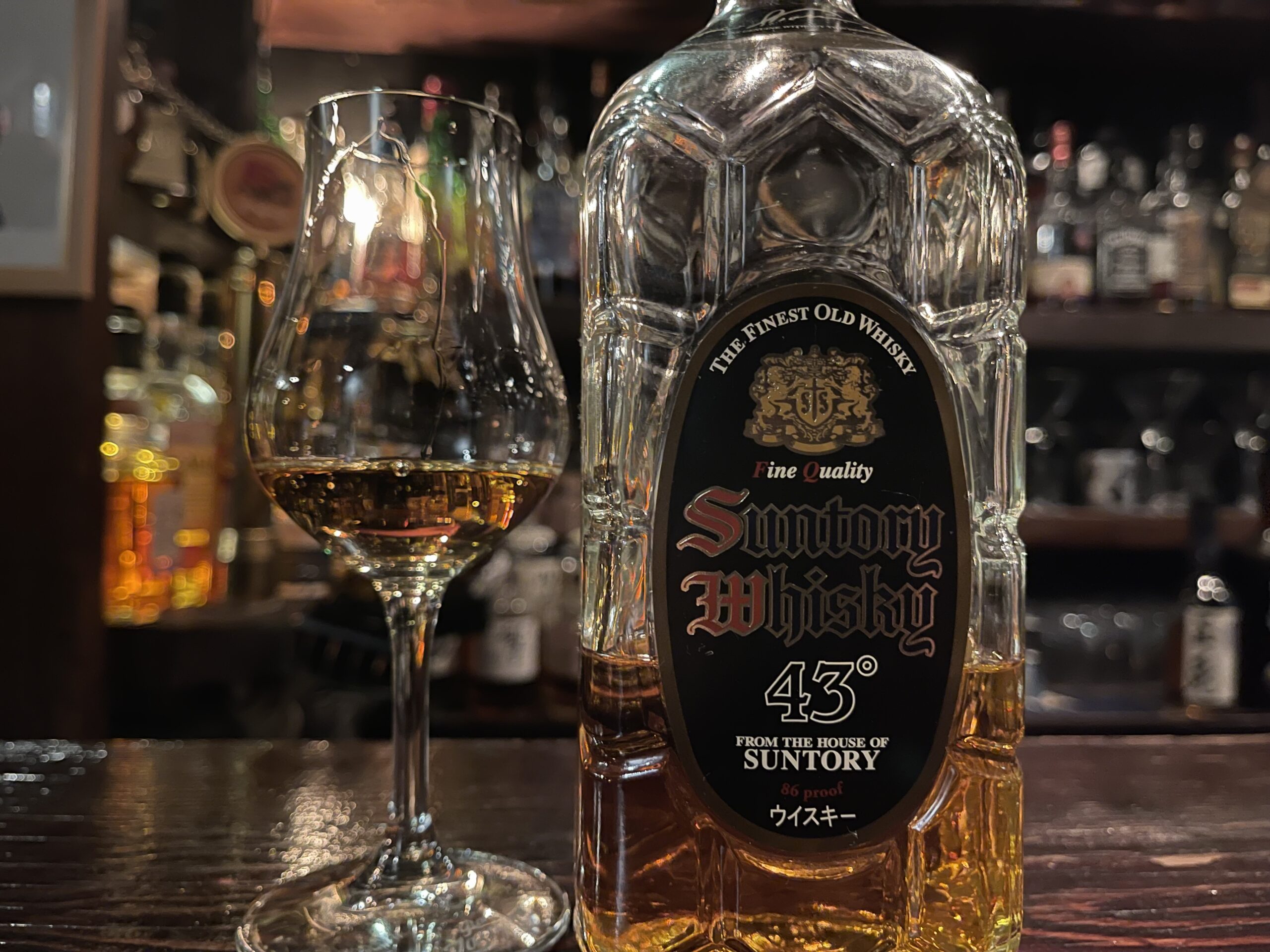 サントリー黒角、和テイストで甘さ濃く感じさせる。 - 酒と共感の日々